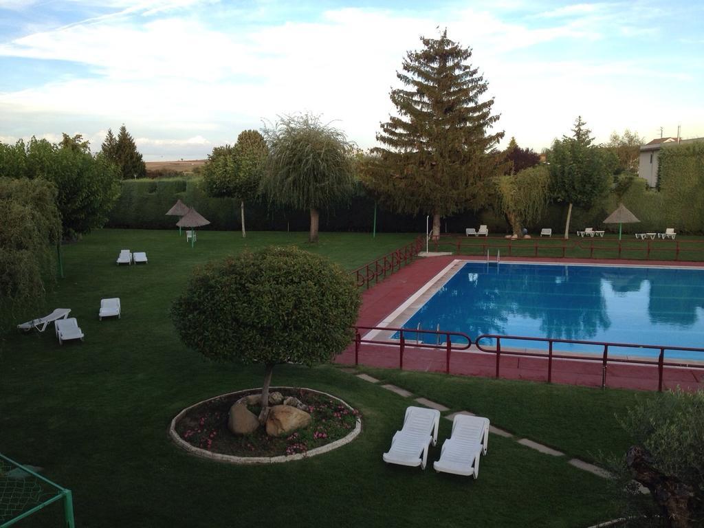 Hotel Valjunco Valencia de Don Juan Kültér fotó