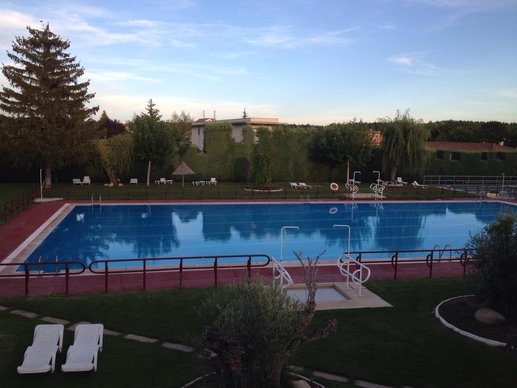 Hotel Valjunco Valencia de Don Juan Kültér fotó