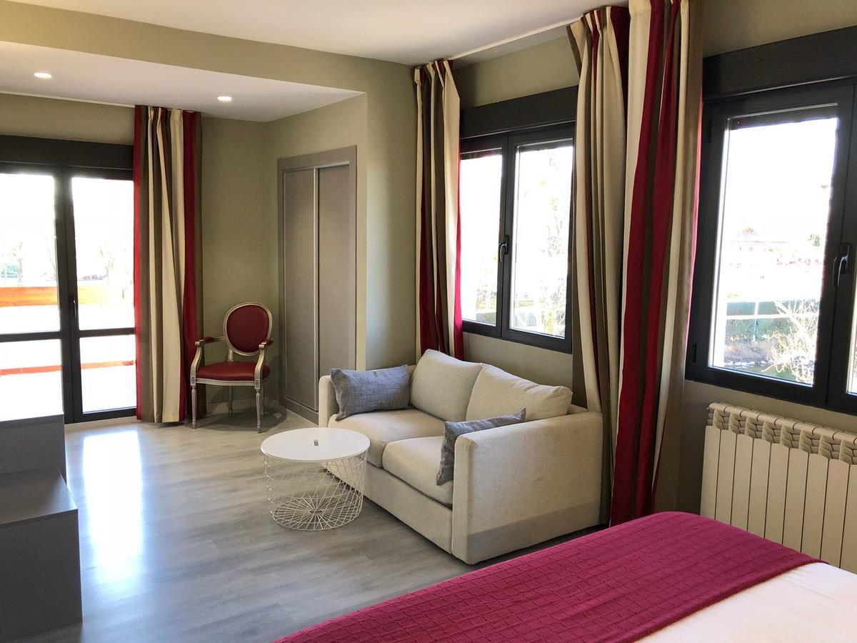 Hotel Valjunco Valencia de Don Juan Kültér fotó