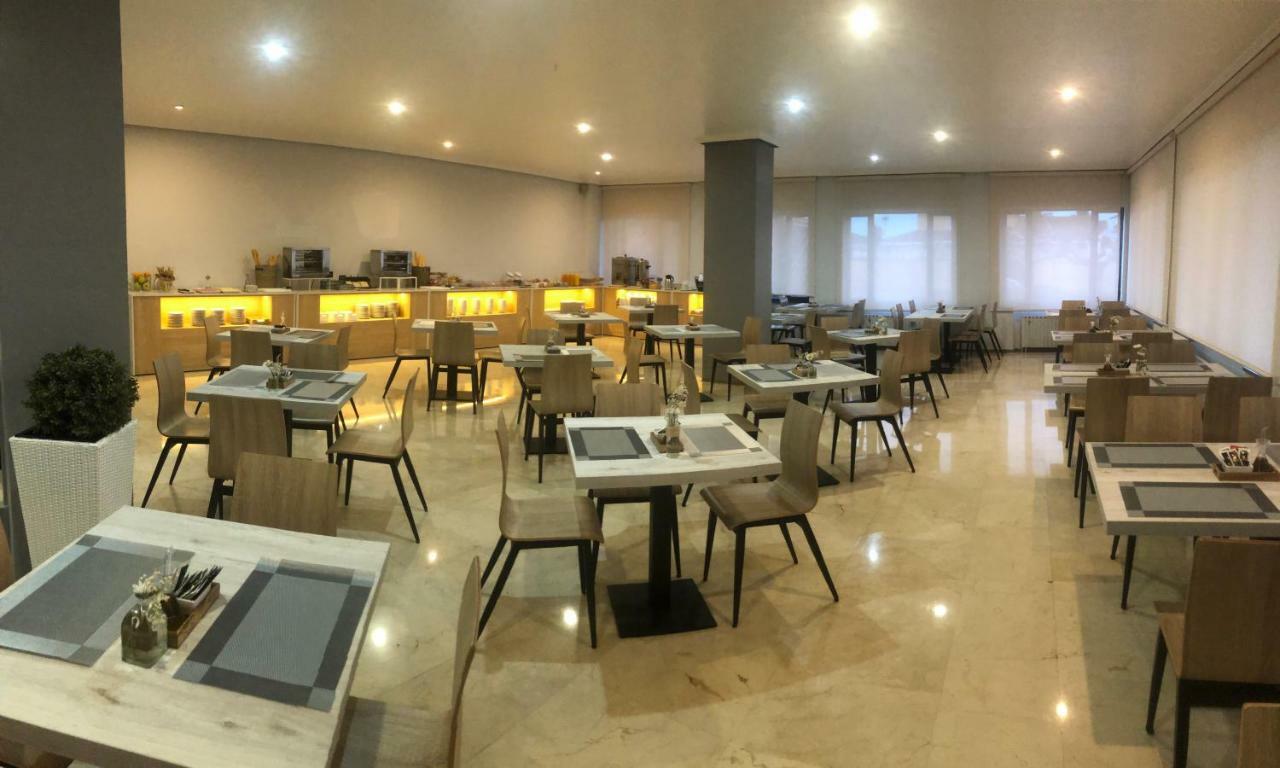 Hotel Valjunco Valencia de Don Juan Kültér fotó